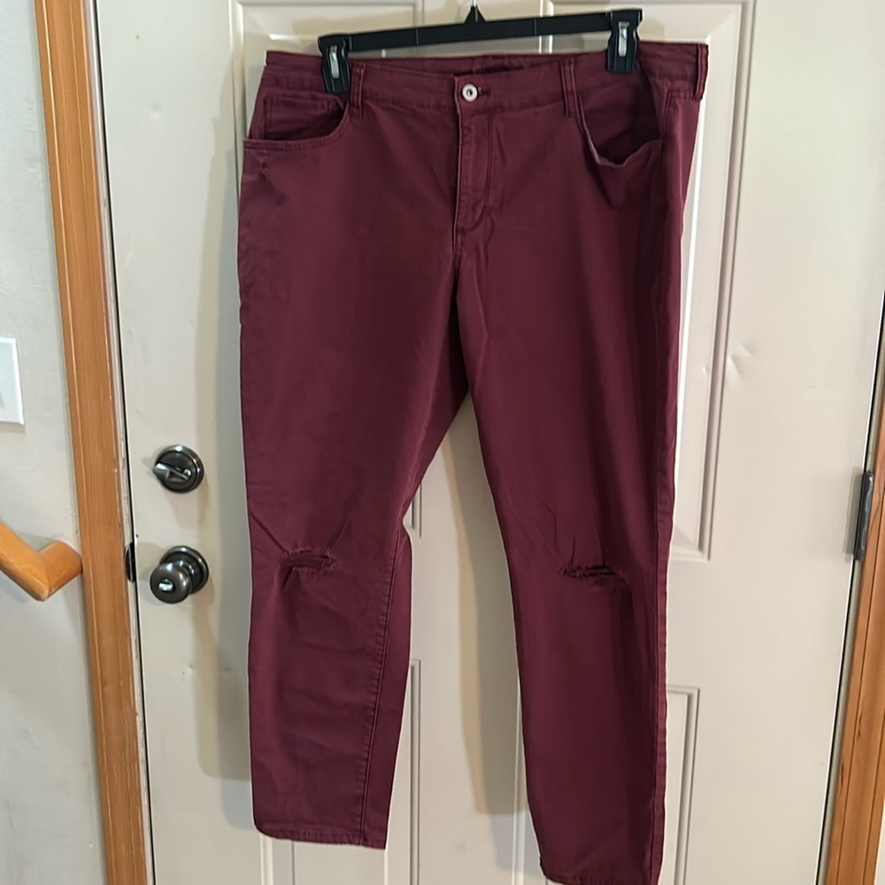 Arizona Women’s Distressed Jeans, size 19